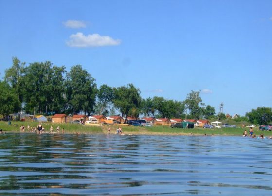 Карачи озеро отдых. Озеро Карачи Новосибирская область. Озеро Карачи Омск. Озеро Карачи кемпинг. Курорт озеро Карачи дикарем.