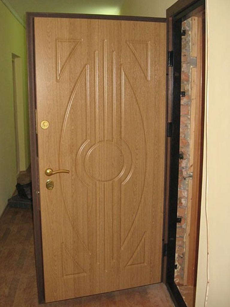 2 входные двери в квартиру
